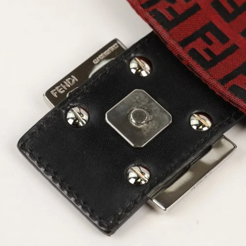 Fendi Baguette - Picture 4 of 9